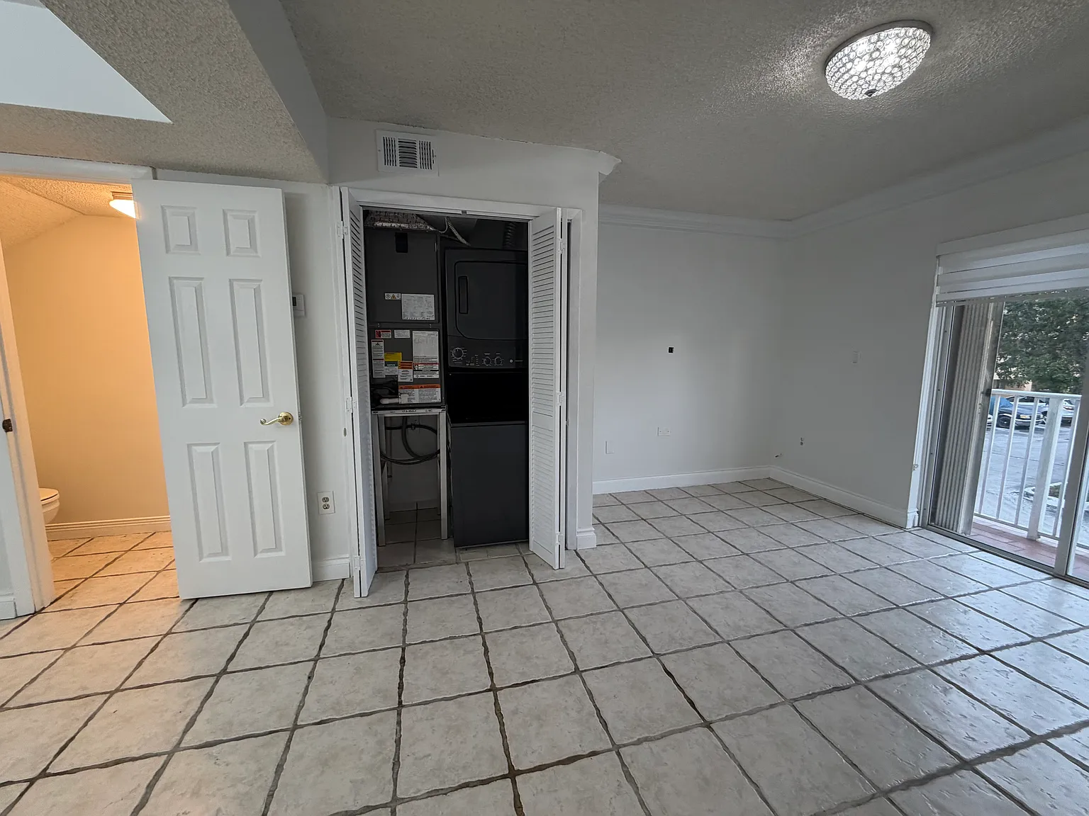 2 bed, 1.5 bath, 1002 sqft, $2,200 — Photo 4