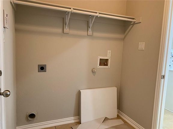 5th image of 1700 Brookview Dr