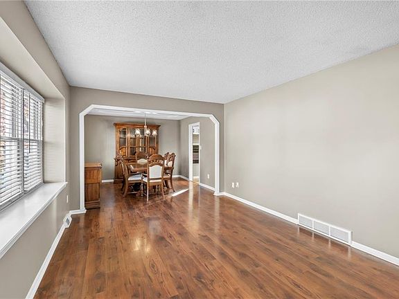 5th image of 2616 S Whitney Ave