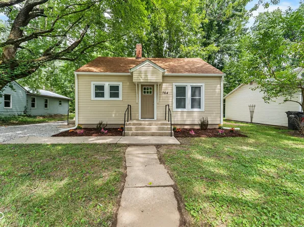 764 W Bellevue Ave, Scottsburg, IN 47170
