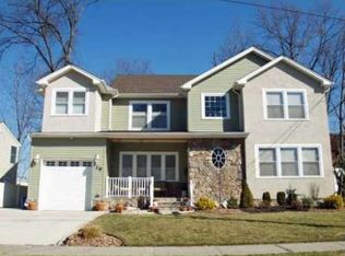 28 Drake Pl, Colonia, NJ 07067