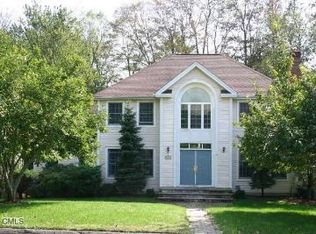 24 McKeon Pl, Ridgefield, CT 06877