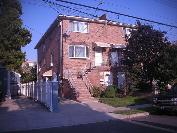 5th image of 266 Swinton Ave