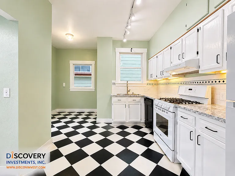 460 Stow Ave — Photo 19