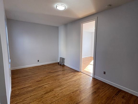 4th image of 511 W 186th St APT E2