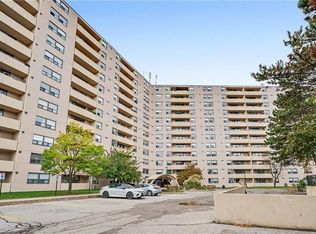 700 Dynes Rd #614, Burlington, ON L7N 3M2