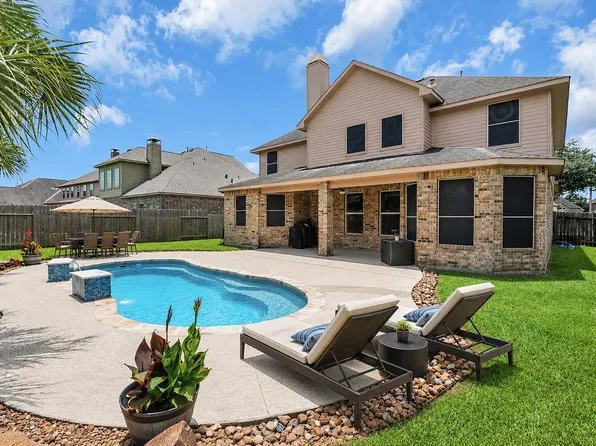680 Cumberland Ridge Ln, League City, TX 77573