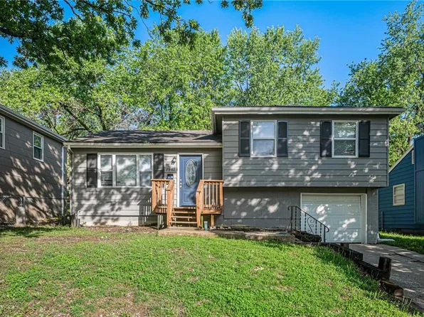 7932 NE San Rafael Dr, Kansas City, MO 64119