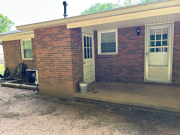 3rd image of 308-318 Holland Cir W