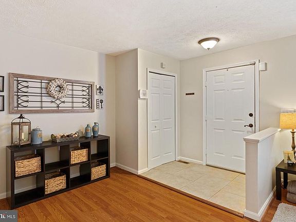 3rd image of 306 Kings Crest Dr