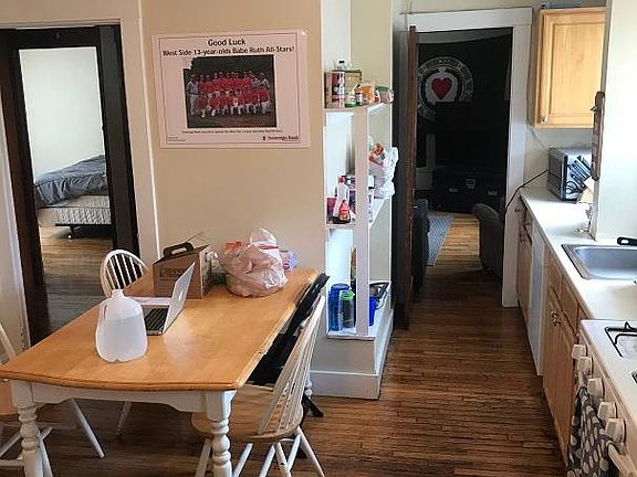 eat-in-kitchen