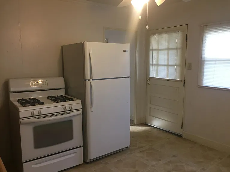 608 N Jefferson St — Photo 5