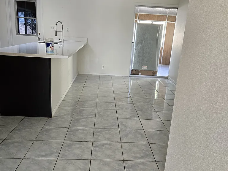 1144 E Palmcroft Dr — Photo 10