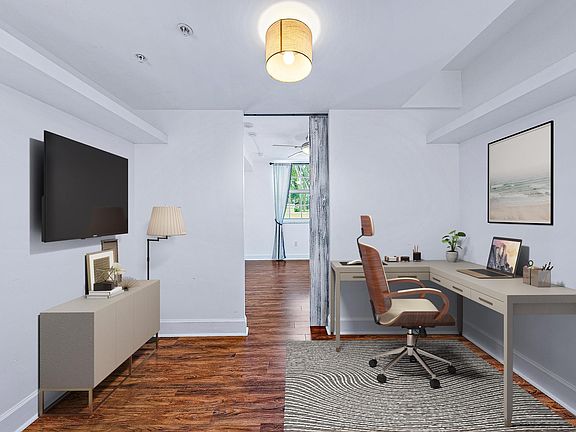 4th image of 610 Clematis St APT 215