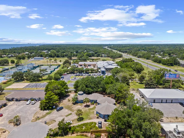 6904 Sea Turtle Cir, Navarre, FL 32566