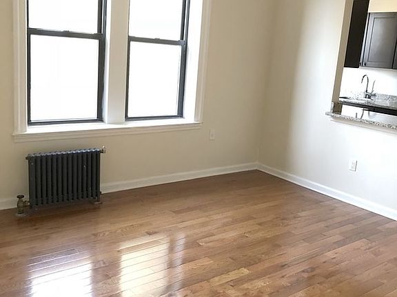 4th image of 3242 33rd St APT F7