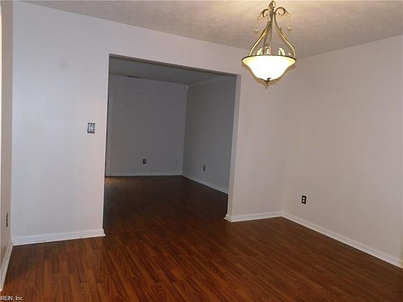 3rd image of 930 Pocahontas Ct