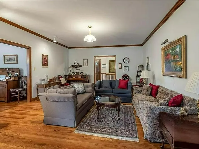 104 Woodsway Ct — Photo 11