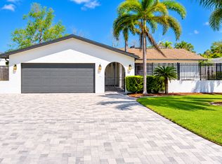 2197 Sunset Cir, Largo, FL 33774