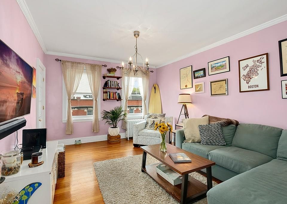 2nd image of 52 Strathmore Rd APT 42