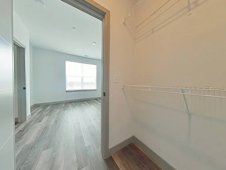 Graphite Oakley — Photo 114