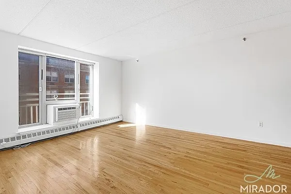 Sold by Mirador Real Estate | media 2