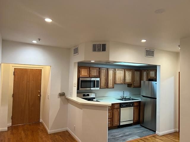1st image of 820 S Mansfield Ave