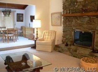4 Tamarac Ter, Hendersonville, NC 28791