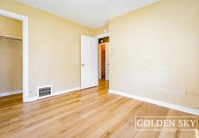 1115 W Bethel Ave — Photo 4