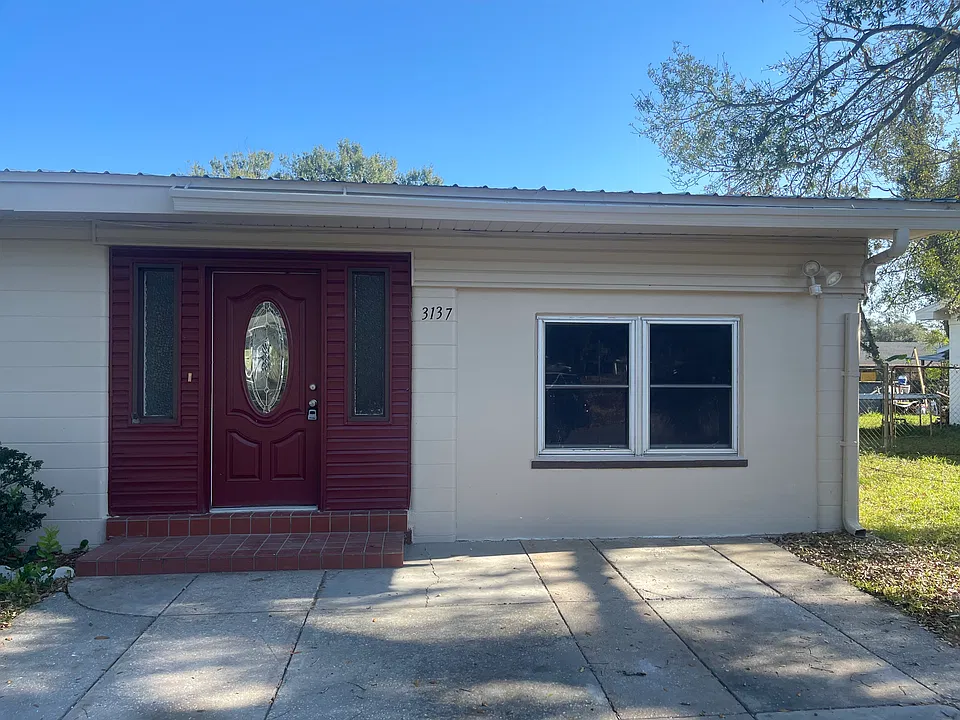 3137 Walnut St
