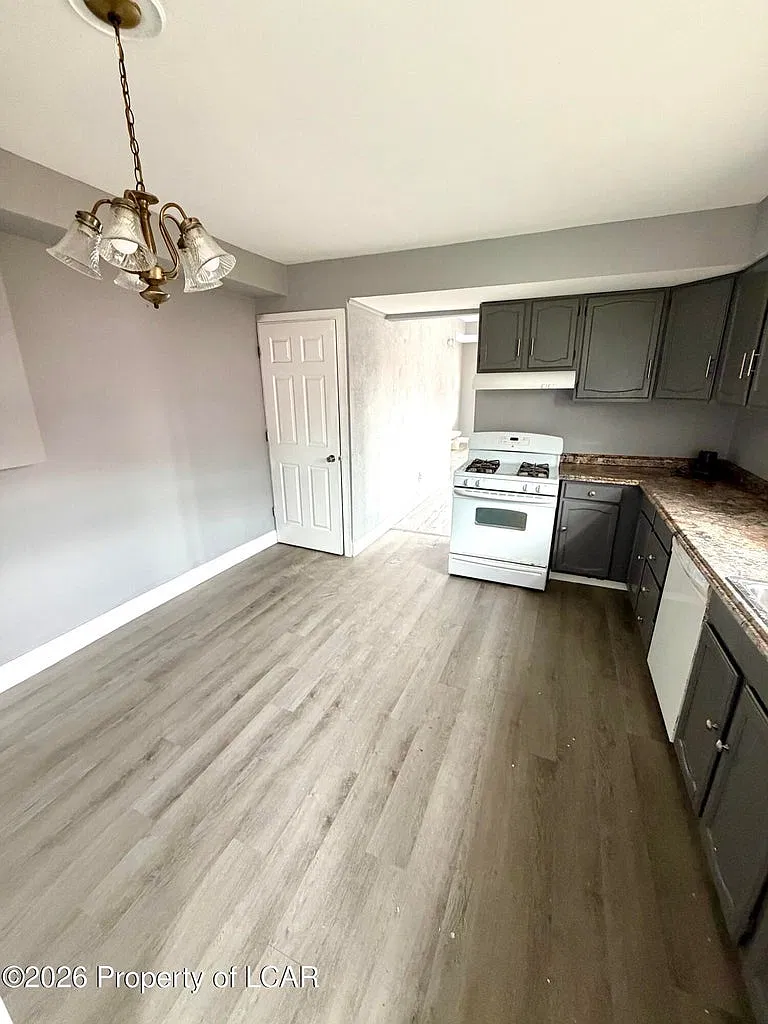 3 bed, 1100 sqft, $1,250 — Photo 3