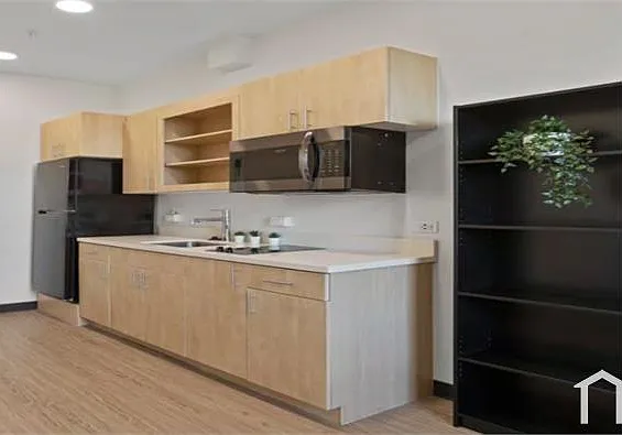 4252 Crenshaw Blvd — Photo 8