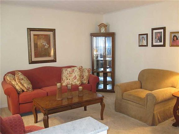 2nd image of 235 E Venoy Dr