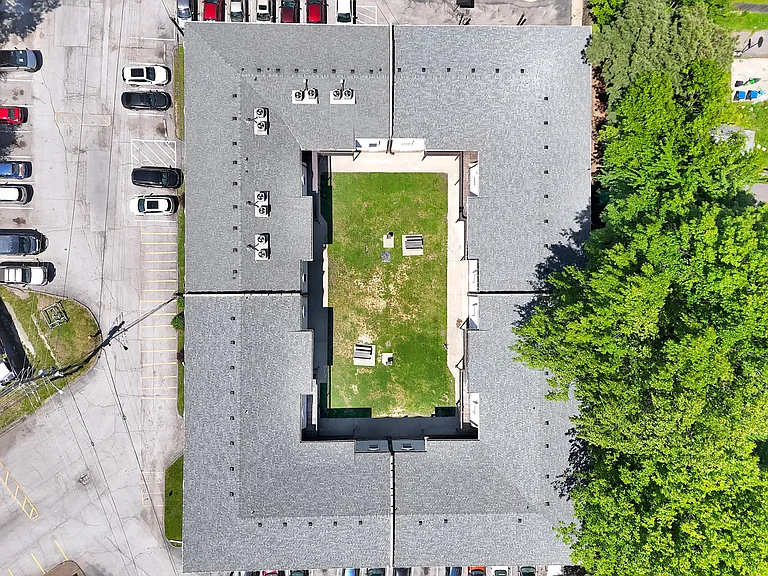 Cedar Chase Apartments — Photo 6