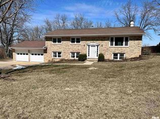 2 Hilltop Dr, Orion, IL