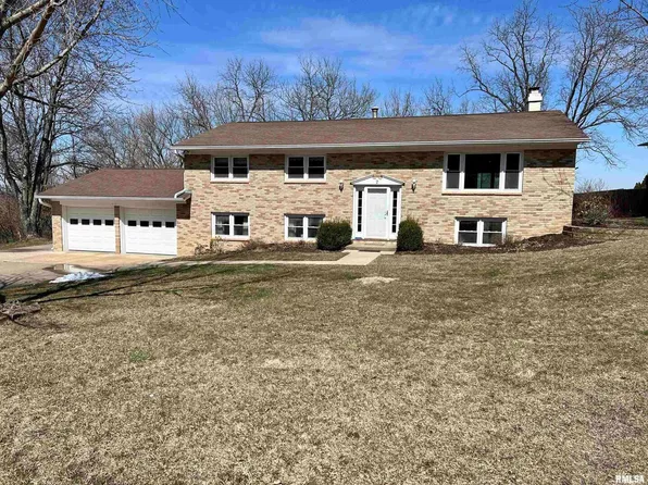2 Hilltop Dr, Orion, IL 61240