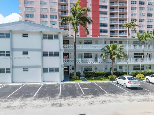 3133 S Ocean Dr APT 318, Hallandale Beach, FL 33009