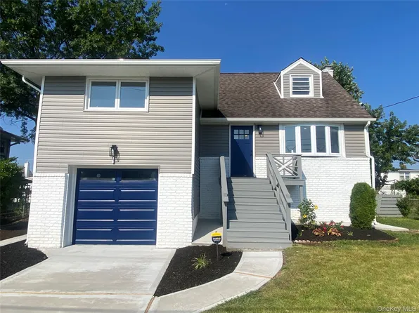 232 Nassau Avenue, Freeport, NY 11520