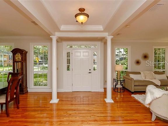 5th image of 3201 W Chapin Ave