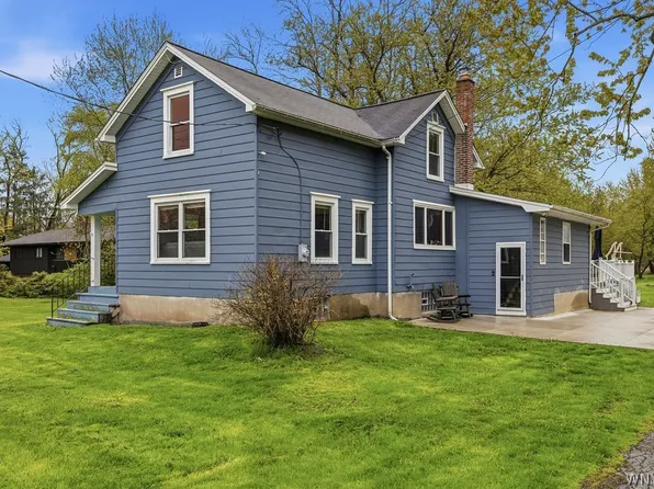1476 Huth Rd, Grand Island, NY 14072