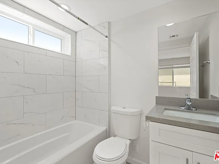 1409 N Hobart Blvd #104 — Photo 20