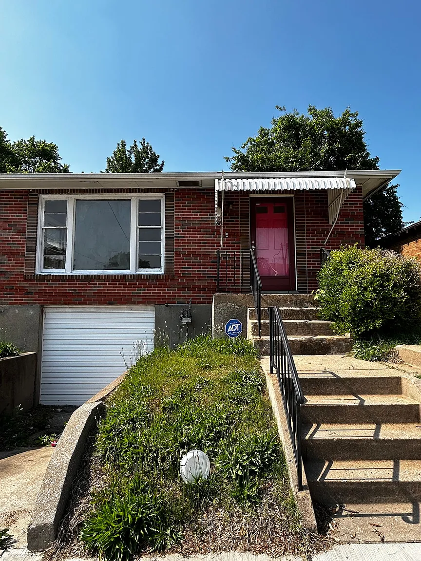 3321 N Hanley Rd photo 1