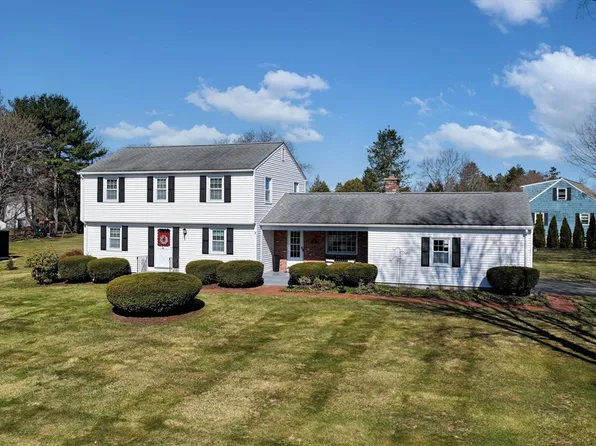 16 Brentwood Dr, Wilbraham, MA 01095