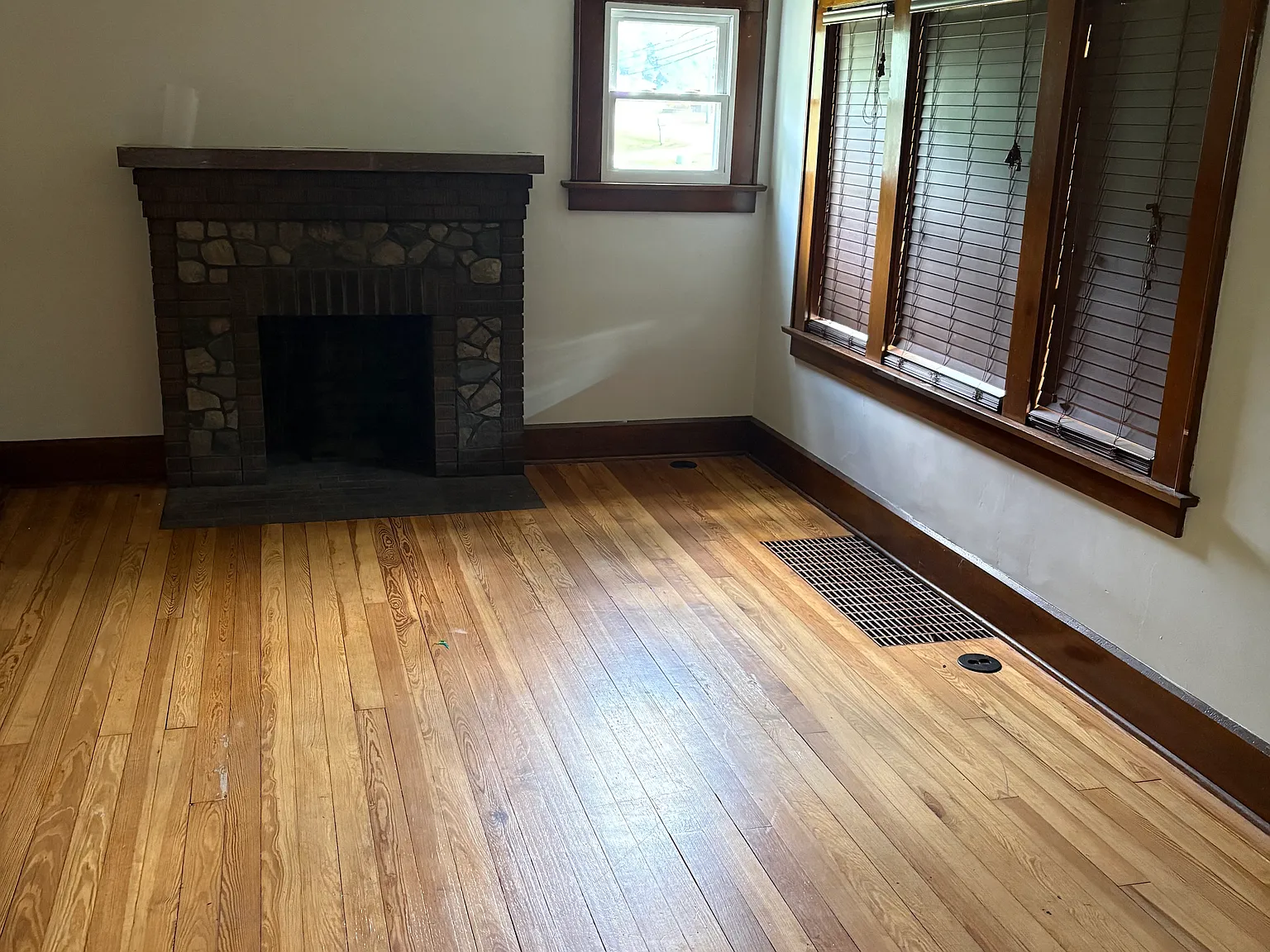 5830 Manchester Road — Photo 2