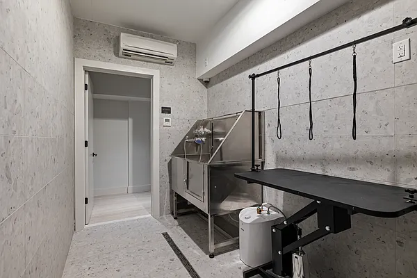 Rented by ERNY LLC | media 32