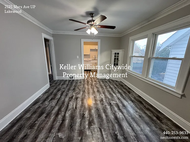 3 bedroom with a den 2 full bath up unit in Lakewood — Photo 21