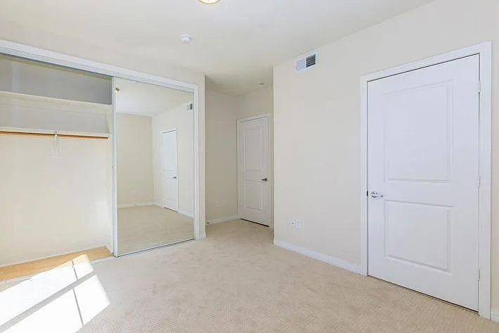Del Rey Club Apartments — Photo 5