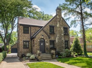 109 N Washington Ave, Park Ridge, IL 60068