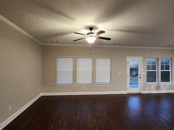 3rd image of 5117 Heathbrook Dr