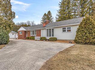 2761 Fricke Dr, Manitowoc, WI 54220